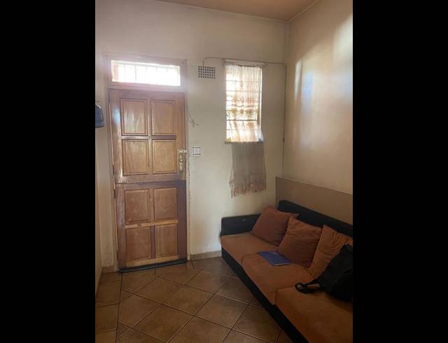1 BEDROOM APARTMENT FOR SALE IN PRIMROSE
